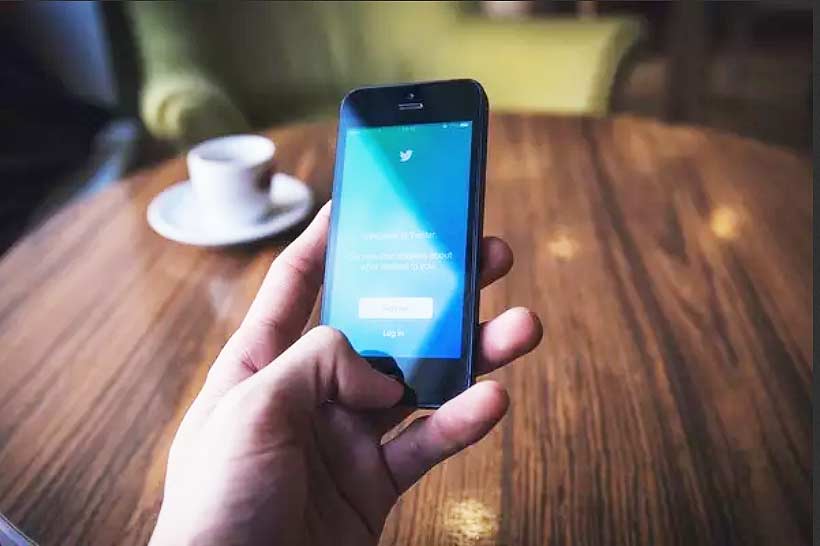 حذف اکانت‌های مبتنی بر پیامک از توییتر